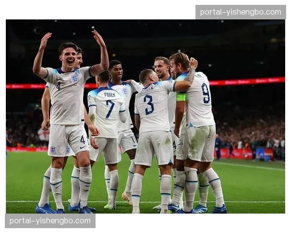 英格兰对阵克罗地亚焦点战 福登前插跑动挑战经验丰富的莫德里奇